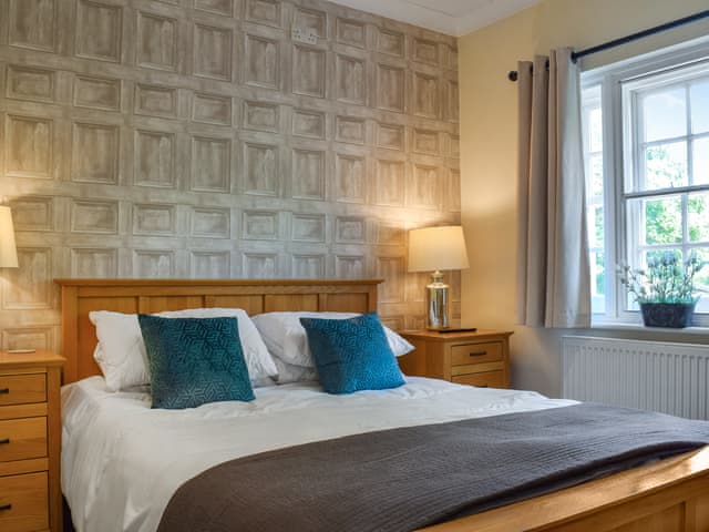 Double bedroom | The Coach House Flat 1 - The Coach House, Tetsworth, near Oxford