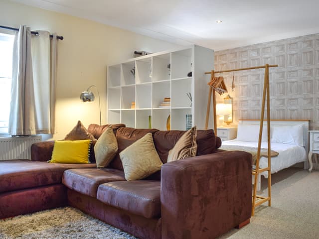 Open plan living space | The Coach House Flat 2 - The Coach House, Tetsworth, near Oxford