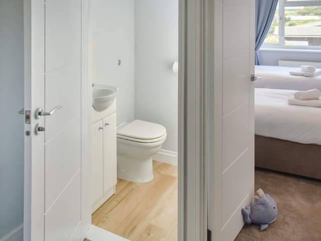 Bathroom | Beach Escape, Bacton