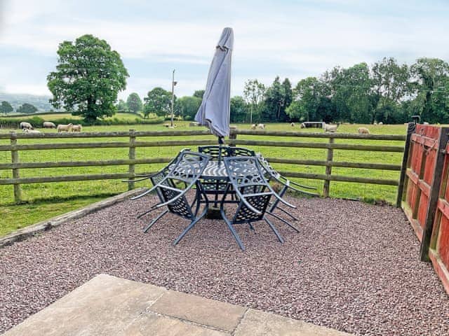Sitting-out-area | The Larches, Hayton’s Bent