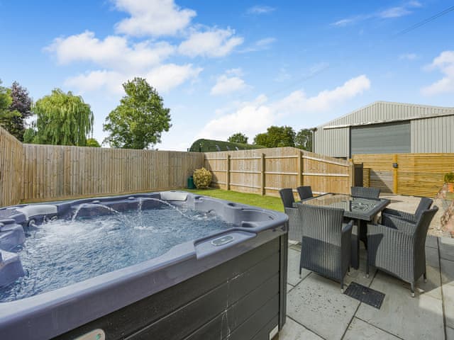 Hot tub | The Stone Barn, East Firsby