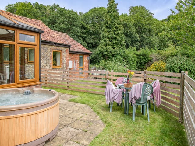Hot tub | Stable - The Victorian Barn, Blandford Forum