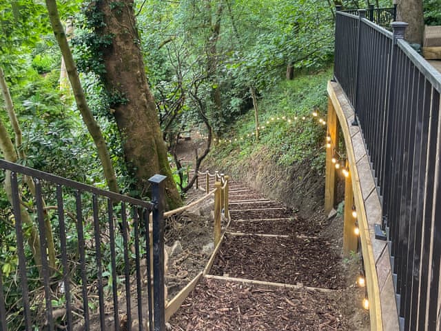 Path to Bath Hut | The Woodland Loft, Hebden Bridge