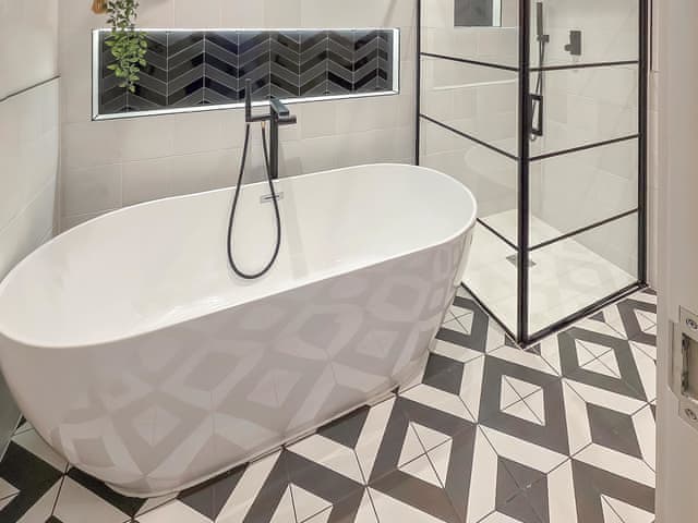 Bathroom | The Woodford Retreat, London