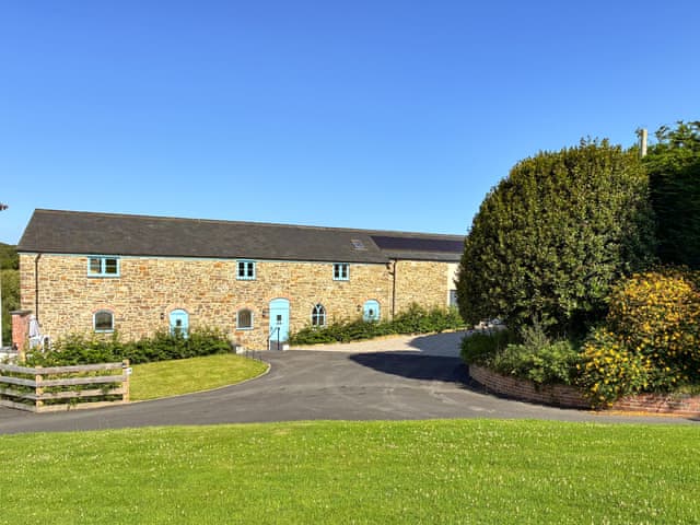 Exterior | Bumblebee Cottage - Goldburn Barns, Okehampton