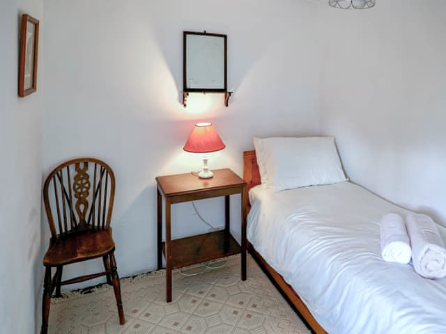 Bedroom 2 | Pam&rsquo;s Cottage, Cheltenham