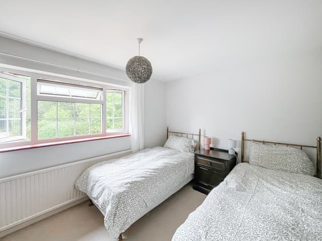 Twin bedroom | Corner House, Haywards Heath