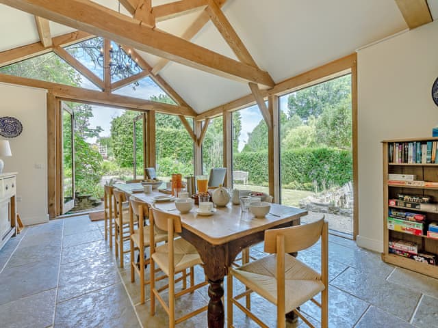 Dining room | Kings Cottage South - Kings Cottages Holidays, Salisbury