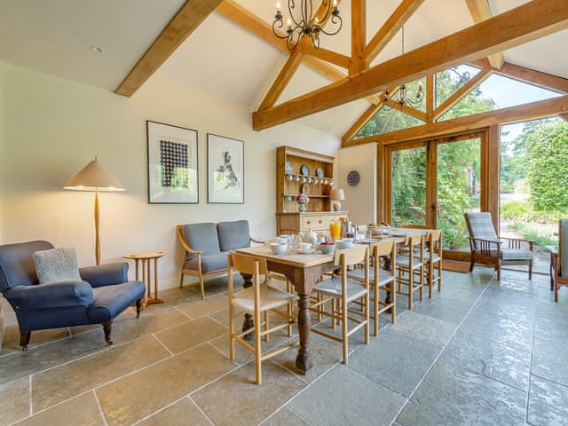 Dining room | Kings Cottage South - Kings Cottages Holidays, Salisbury