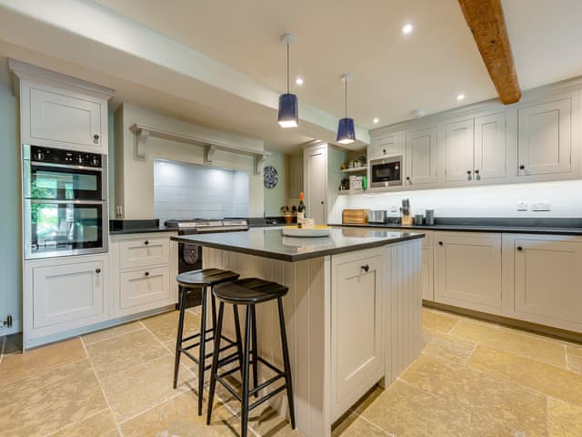 Kitchen | Kings Cottage South - Kings Cottages Holidays, Salisbury