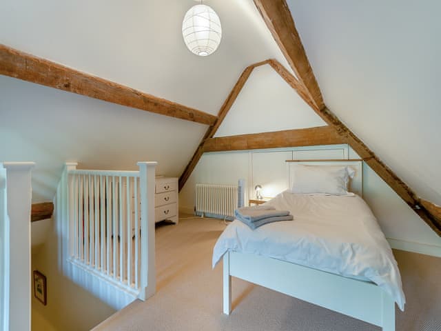 Single bedroom | Kings Cottage South - Kings Cottages Holidays, Salisbury