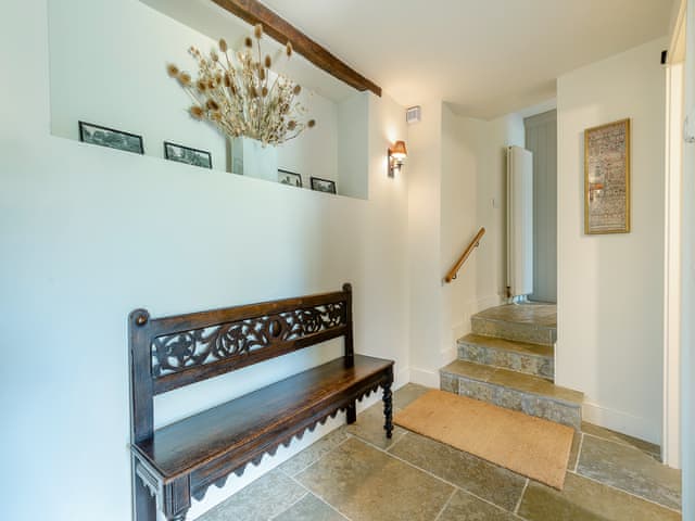 Hallway | Kings Cottage South - Kings Cottages Holidays, Salisbury