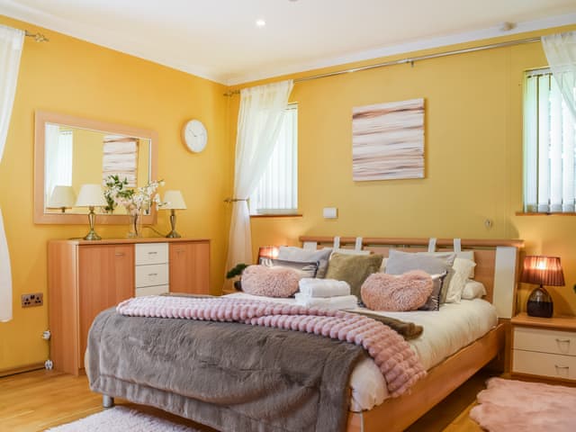 Double bedroom | Grange House, Gamston, near Nottingham