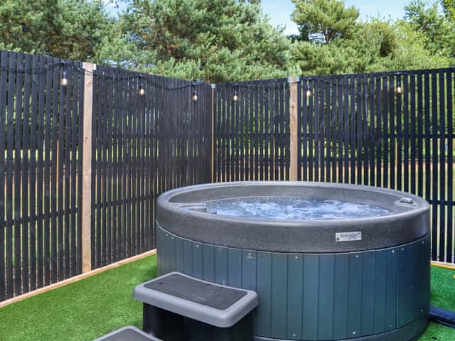 Hot tub | Fairways Retreat 1 - Cottingham Parks, Cottingham