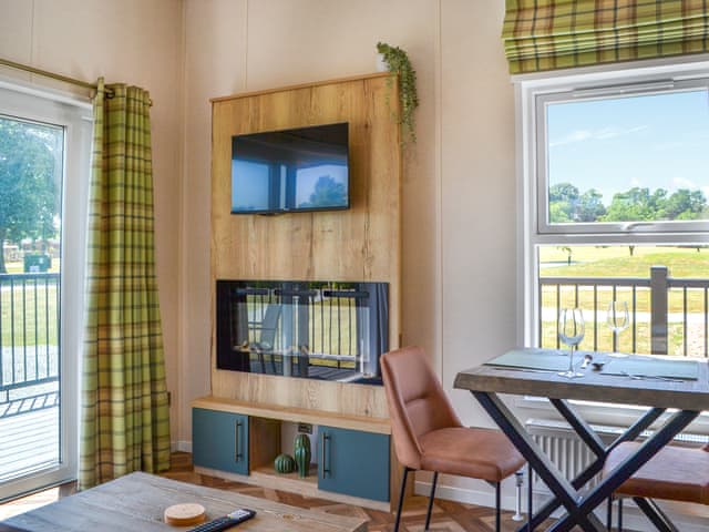 Open plan living space | Fairways Retreat 1 - Cottingham Parks, Cottingham