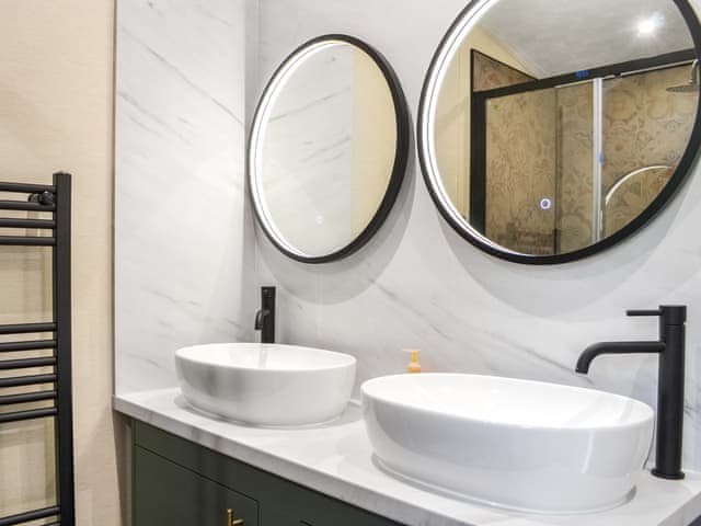 Bathroom | Fairways Retreat 1 - Cottingham Parks, Cottingham