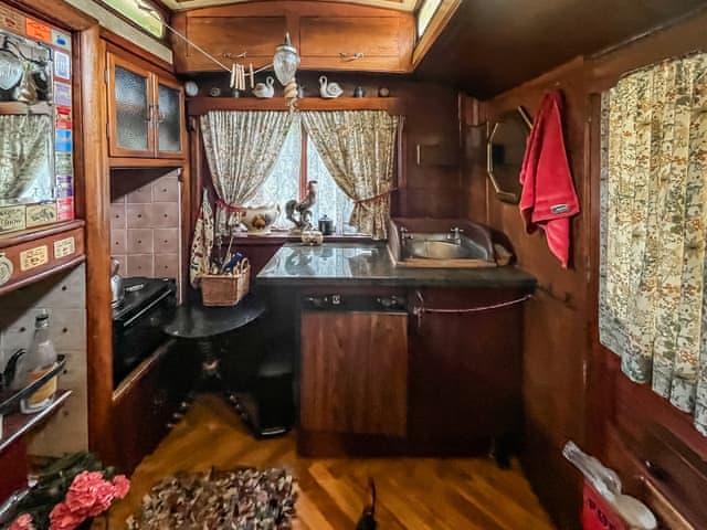 Kitchen | Romney Wagon, Hailsham
