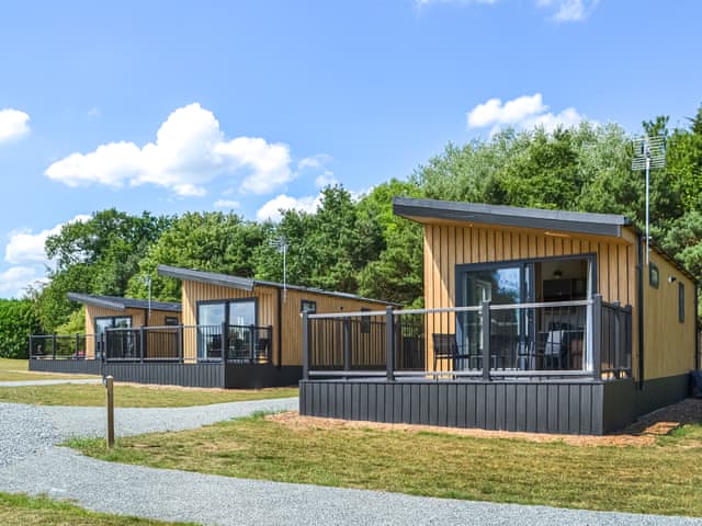 Setting | Fairways Retreat 2 - Cottingham Parks, Cottingham