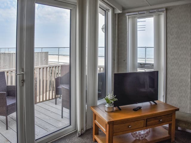 Open plan living space | Sandbank, Bacton