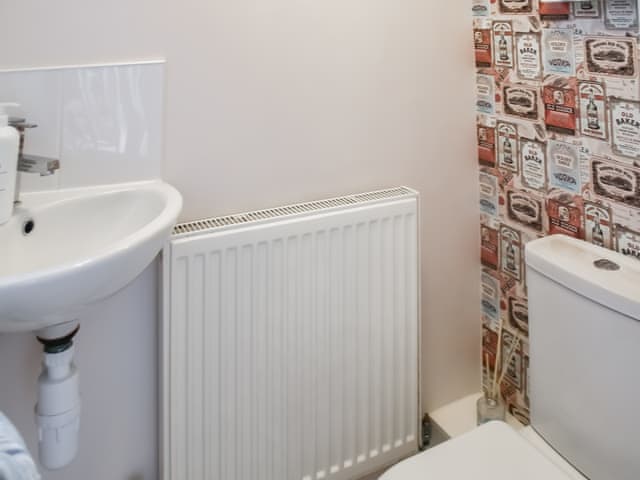 Bathroom | Beachman&rsquo;s Cottage, Great Yarmouth