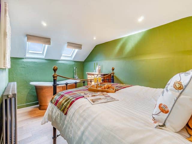 Double bedroom | Queens Barn, Wortham, near Diss