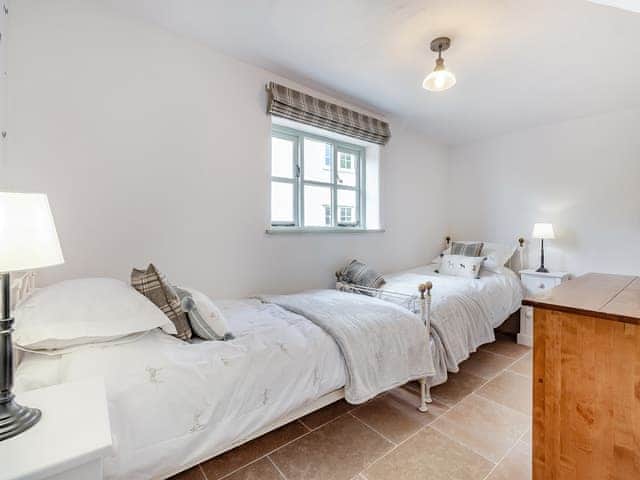 Twin bedroom | Queens Barn, Wortham, near Diss