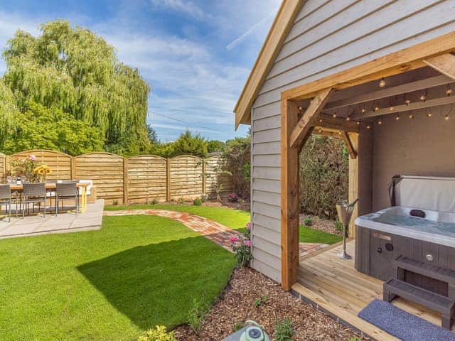 Outdoor | Queens Barn, Wortham, near Diss