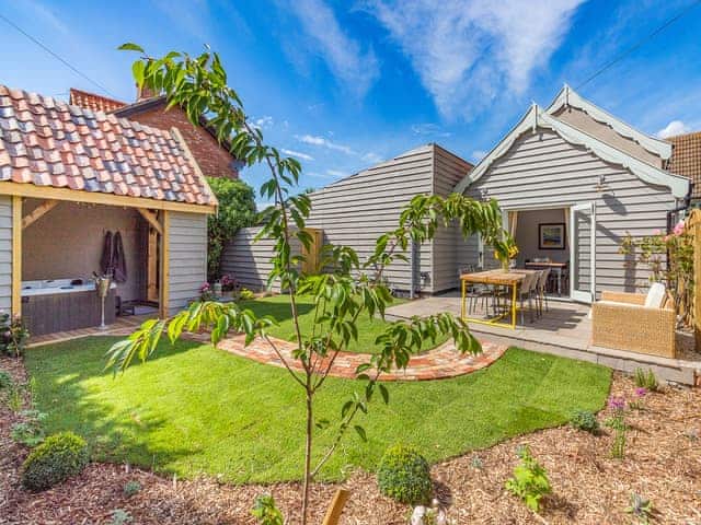 Outdoor | Queens Barn, Wortham, near Diss