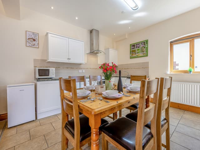 Kitchen/diner | Granary - The Victorian Barn, Blandford Forum