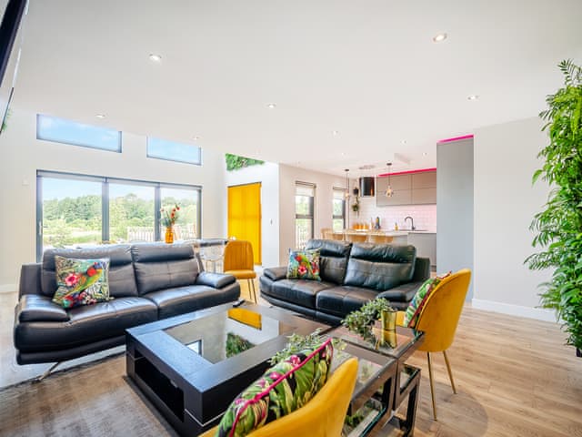 Open plan living space | Micklemore Lakes & Lodges, North Thoresby