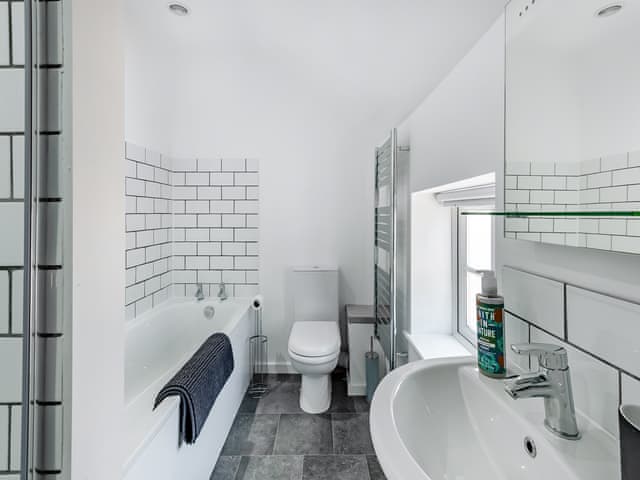 Bathroom | The Pink Cottage, Bottisham