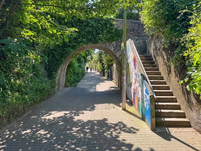 To the west Newquay bus station 5 minutes walk | Summer Breeze, Newquay