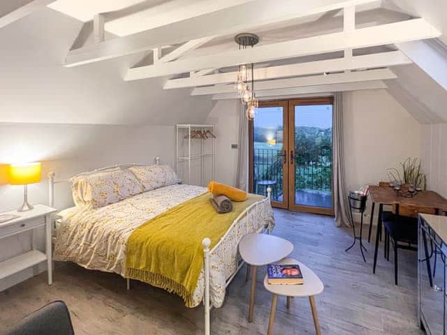 Double bedroom | Wysteria, North Lodge, Rusper, near Horsham