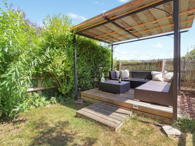 Sitting-out-area | Bramblefield Cottage, All Berkshire