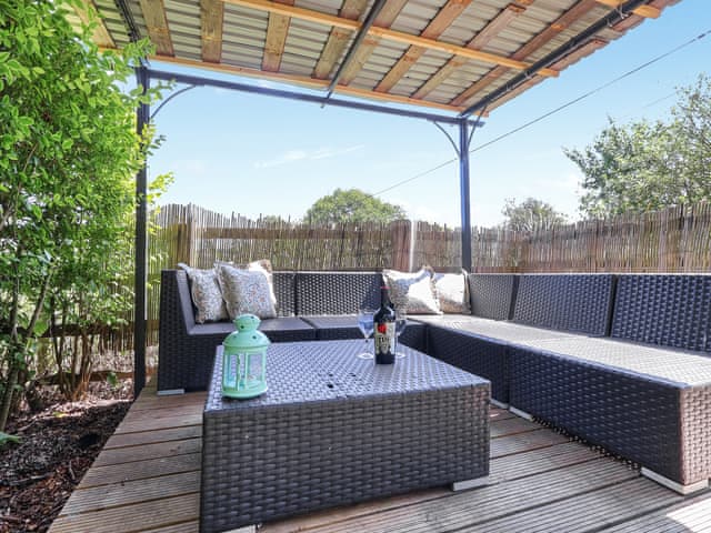 Sitting-out-area | Bramblefield Cottage, All Berkshire