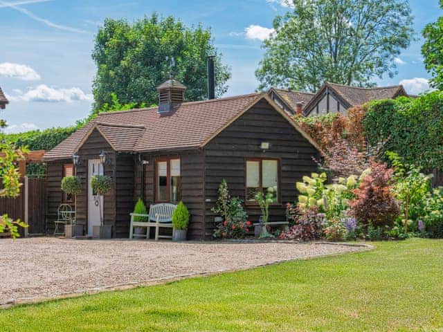 Exterior Rose Cottage | Rose Cottage, Banstead