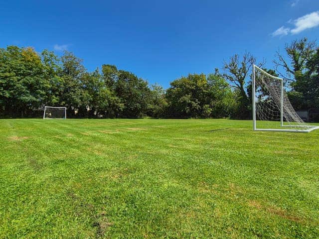 Sports and games lawn | Four Seasons Cottage, Torrington