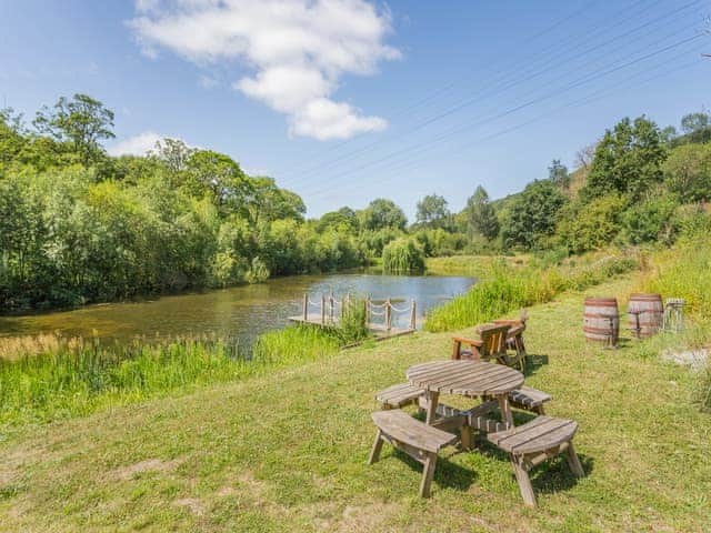 Surrounding area | Waterside Lodge Four - Ashgrove Country Park, Elland