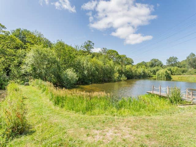 Surrounding area | Waterside Lodge Four - Ashgrove Country Park, Elland