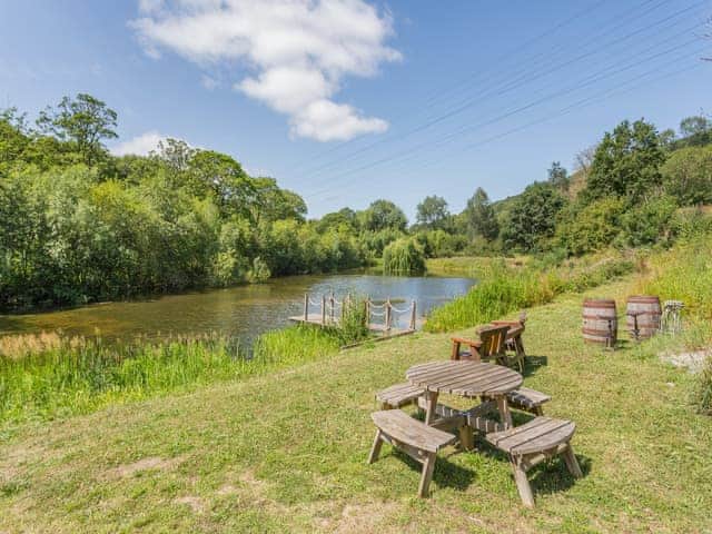 Surrounding area | Waterside Lodge Fourteen - Ashgrove Country Park, Elland