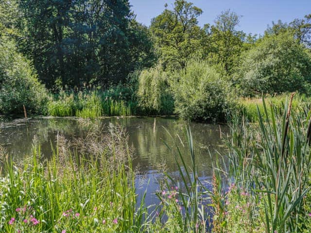 Surrounding area | Waterside Lodge Fourteen - Ashgrove Country Park, Elland