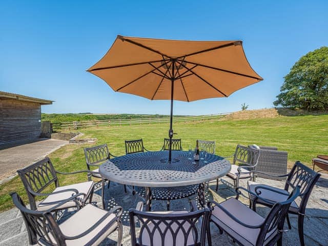 Sitting-out-area | The Old Roundhouse, Hartland, Bideford