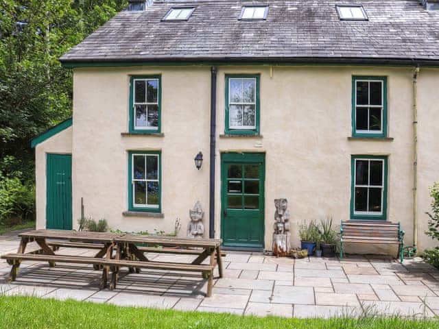 Exterior | Farm House - Llandeilo Retreats, Llandeilo