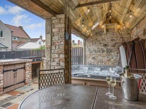 Hot tub | The Old Cottage, Beadnell