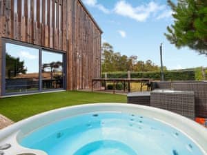 Hot tub | The Grain Dryer, Gloucester