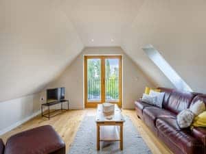 Open plan living space | Pond View Loft, Sudbury