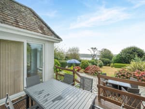 Sitting-out-area | Brigids Patch, St Mawes