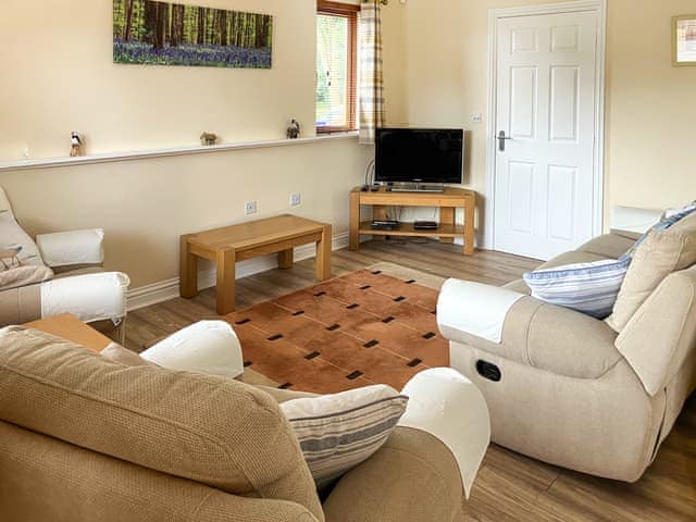 Living area | Woodpecker Cabin, Bridlington Links, Sewerby, Bridlington