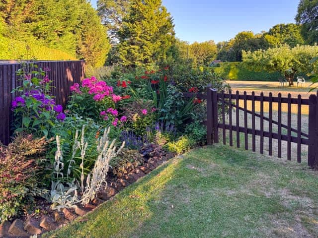 Gate leading to paddock (dog secure area) and then bottom gate leading direct to New Forest! | Picket Hill Cottage - New Forest Cottages, Picket Hill, near Ringwood
