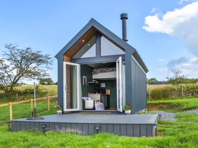 Exterior | Llandremor Fawr Lodge - Llandremor Fawr Holidays, Pontarddulais